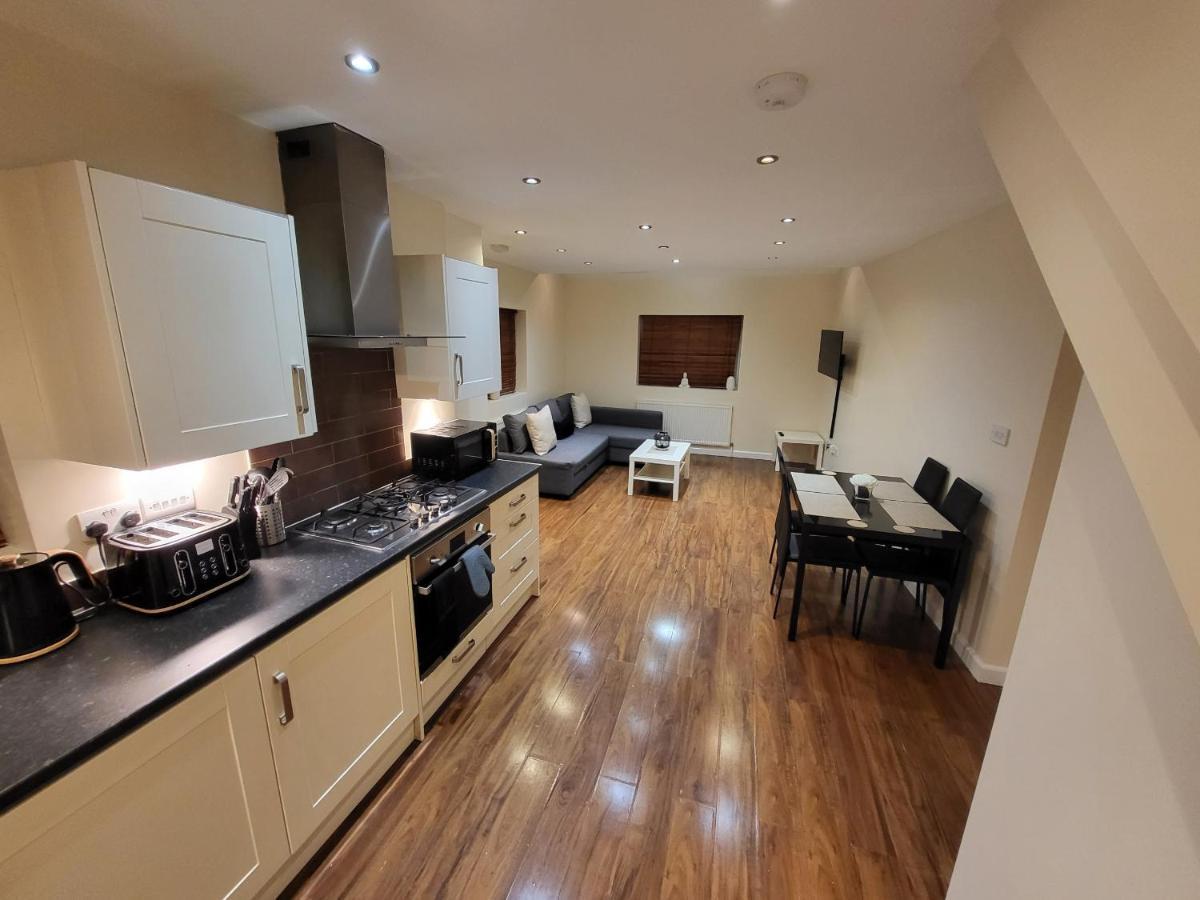 Great Apartment Next To Tooting Bec Tube Station! Londres Exterior foto