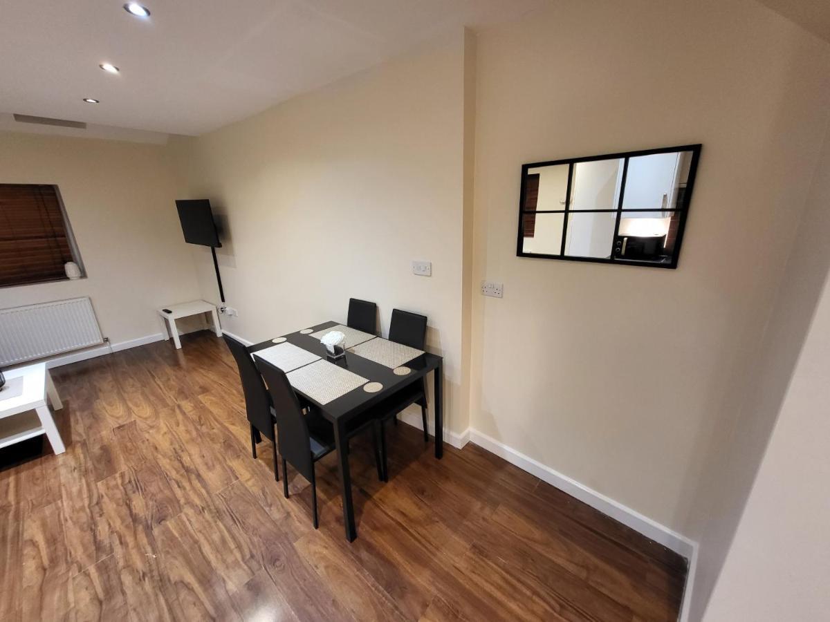 Great Apartment Next To Tooting Bec Tube Station! Londres Exterior foto