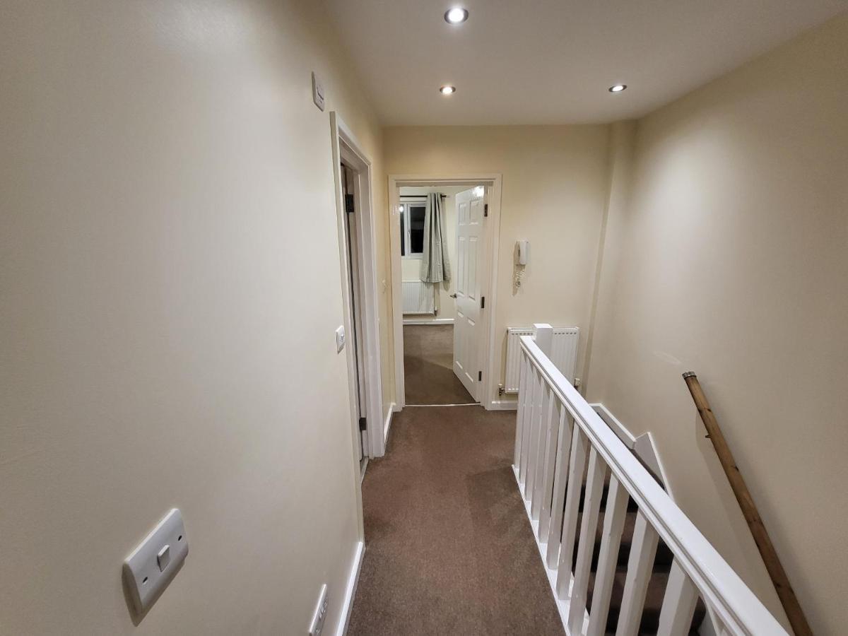Great Apartment Next To Tooting Bec Tube Station! Londres Exterior foto